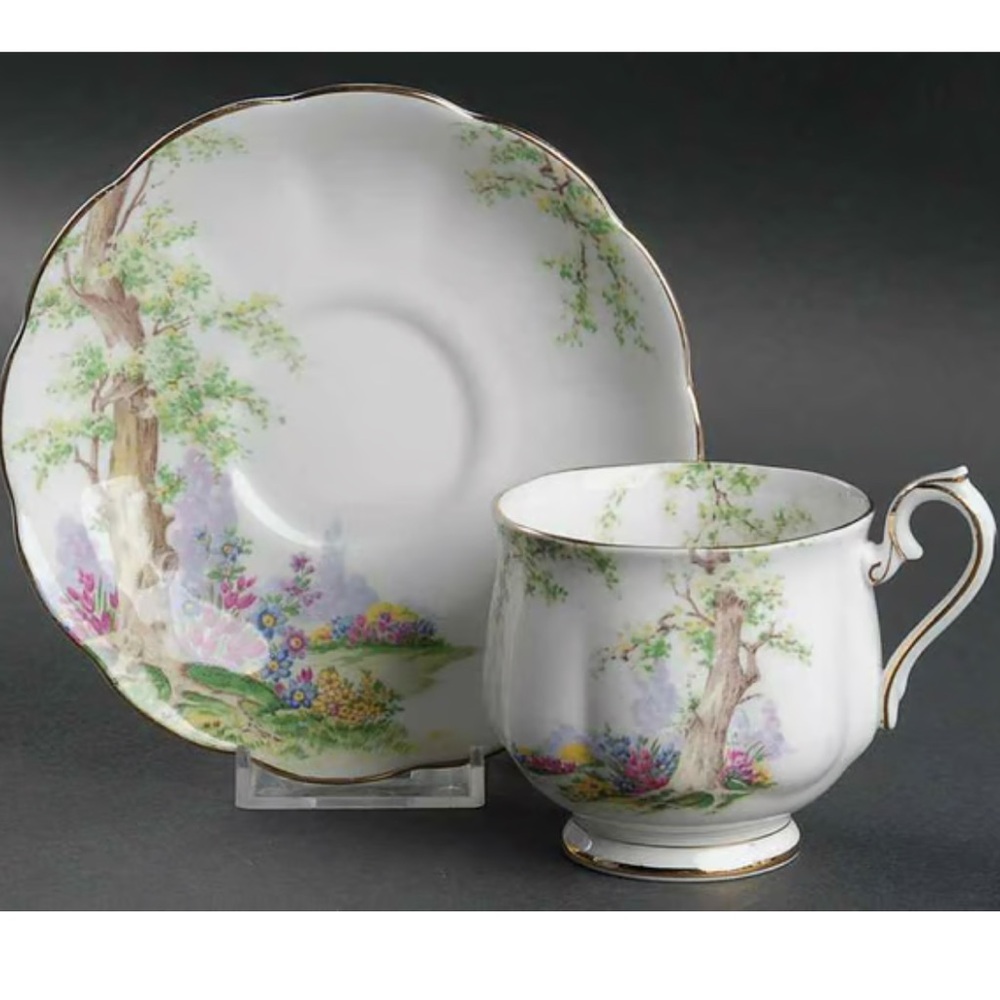 Footed Cup & Saucer Set